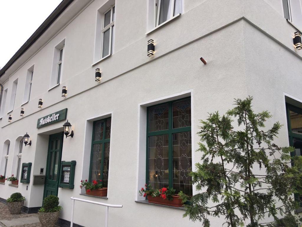 Ratskeller Hotel & Restaurant Lindow Exterior photo